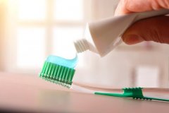 “生鲜灯”全面禁用、牙膏产品宣传有新标准，12月新规来了